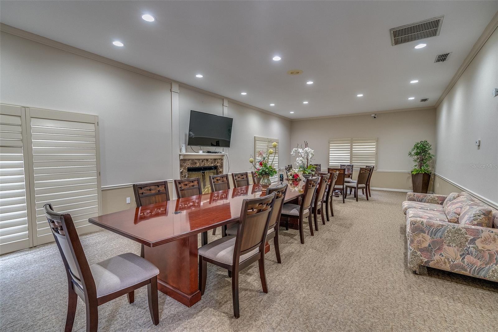 SILVER SANDS BEACH & RACQUET CLUB - Residential Lease