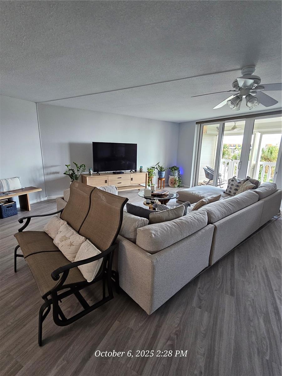 SILVER SANDS BEACH & RACQUET CLUB - Residential Lease