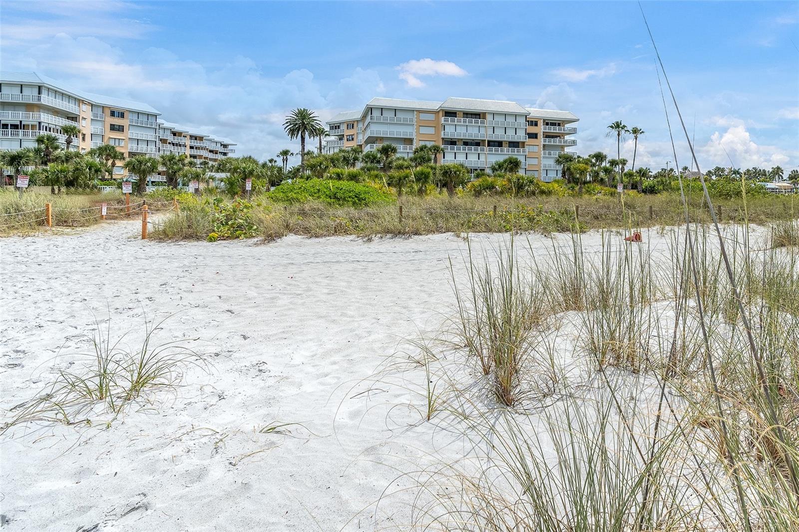 SILVER SANDS BEACH & RACQUET CLUB - Residential Lease