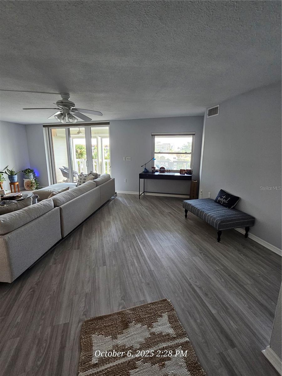 SILVER SANDS BEACH & RACQUET CLUB - Residential Lease