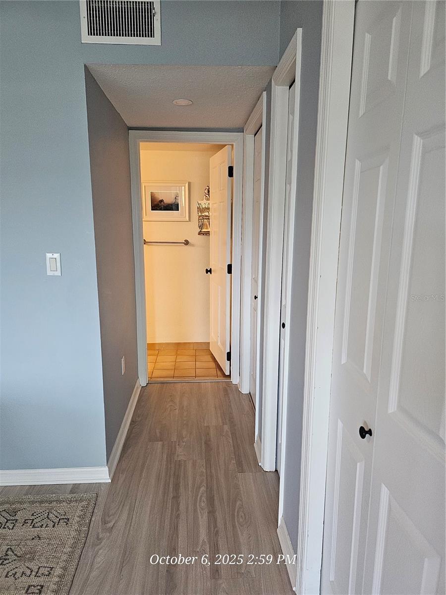 SILVER SANDS BEACH & RACQUET CLUB - Residential Lease