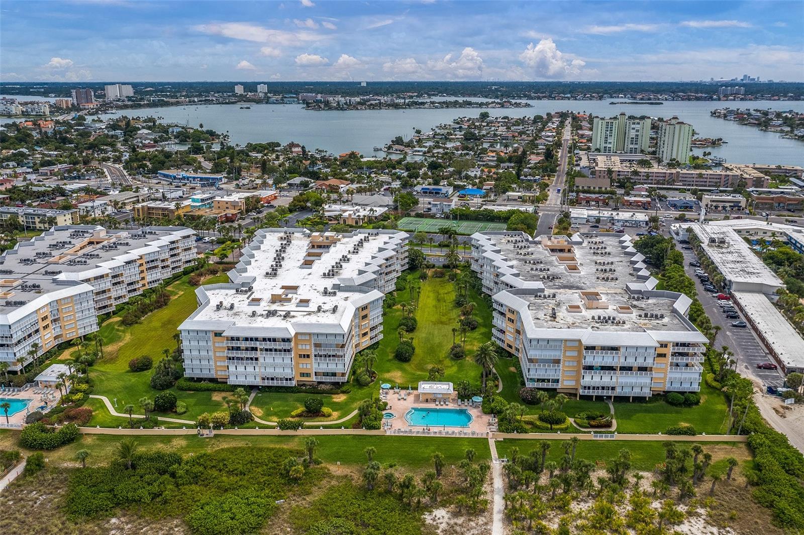 SILVER SANDS BEACH & RACQUET CLUB - Residential Lease