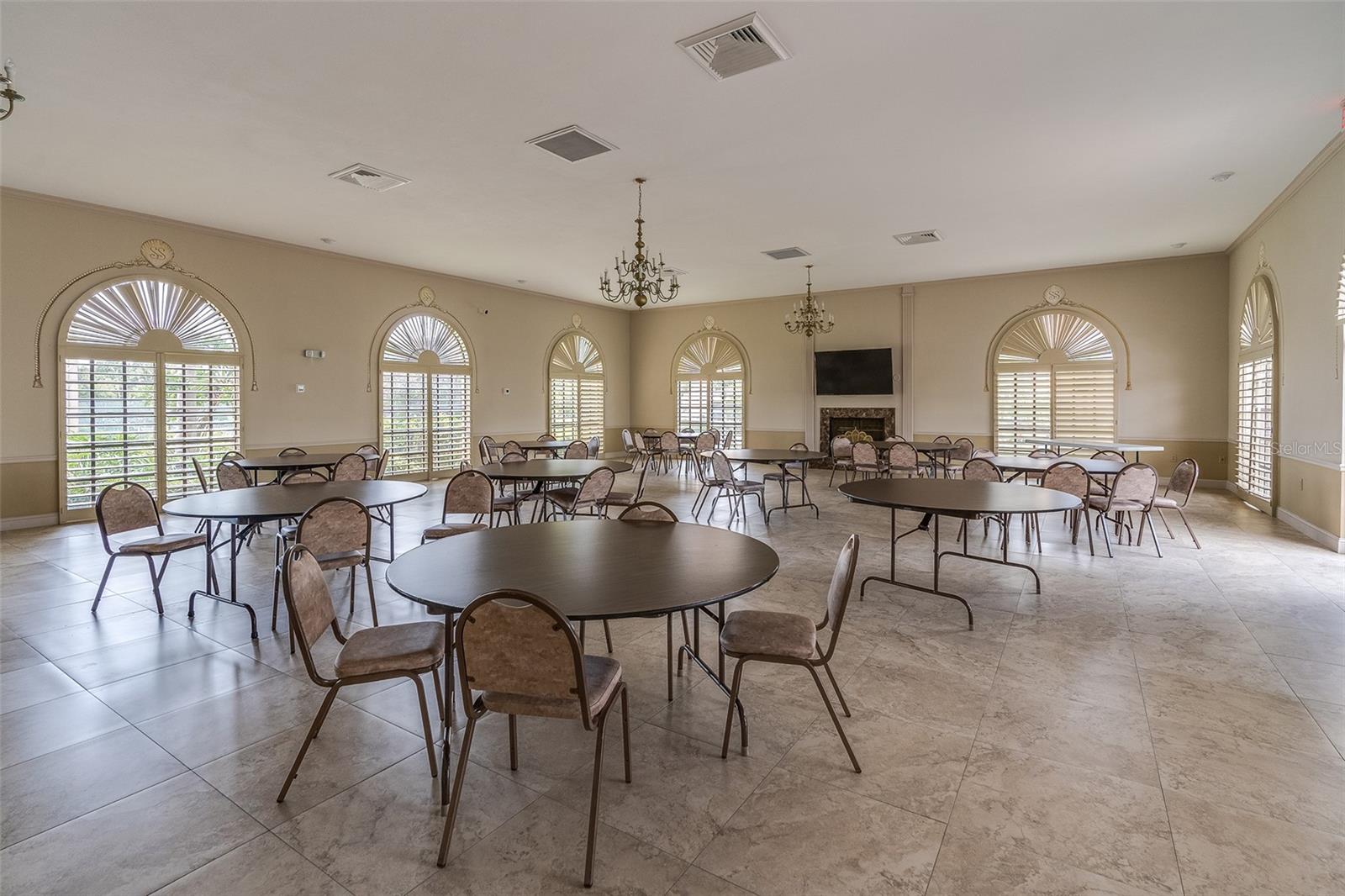 SILVER SANDS BEACH & RACQUET CLUB - Residential Lease