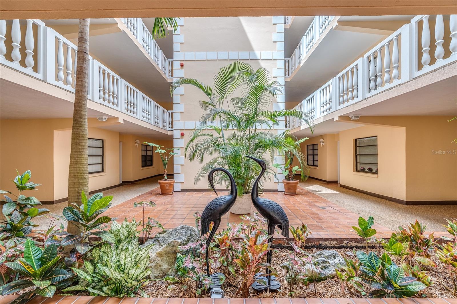 SILVER SANDS BEACH & RACQUET CLUB - Residential Lease