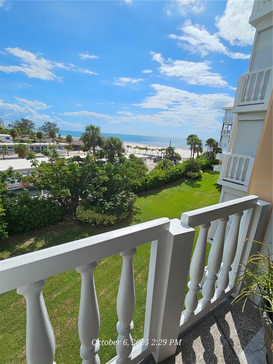 SILVER SANDS BEACH & RACQUET CLUB - Residential Lease