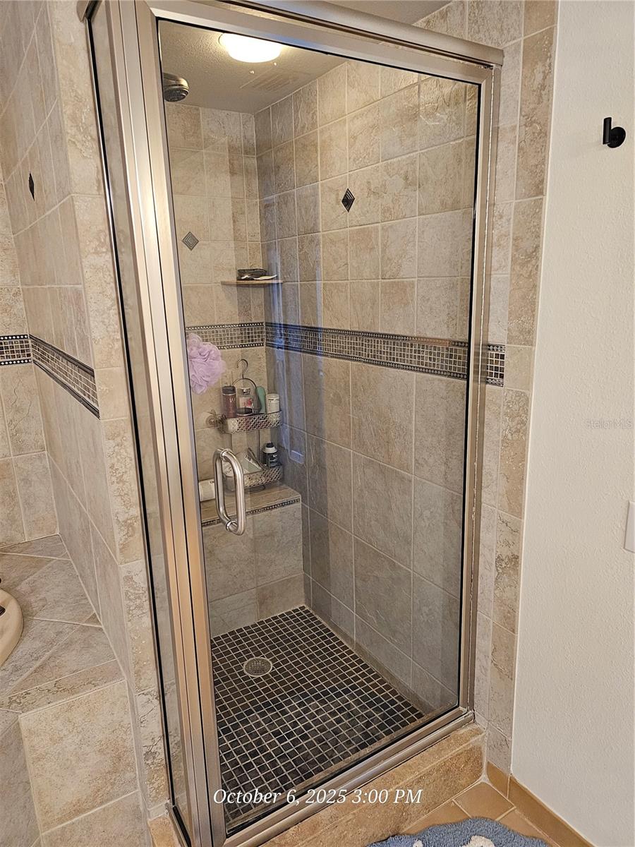 SILVER SANDS BEACH & RACQUET CLUB - Residential Lease