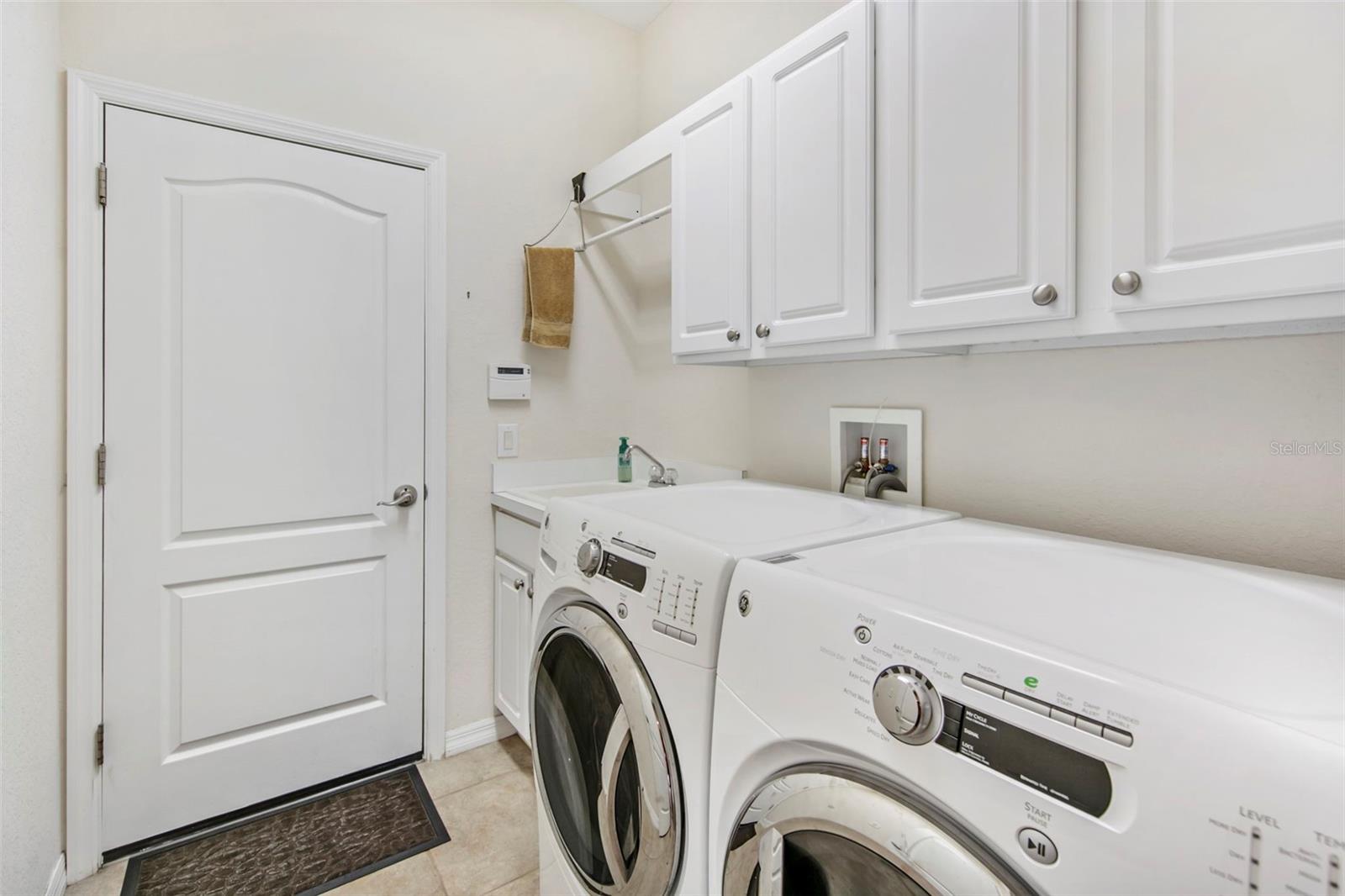 STONEYBROOK AT VENICE - Residential Lease