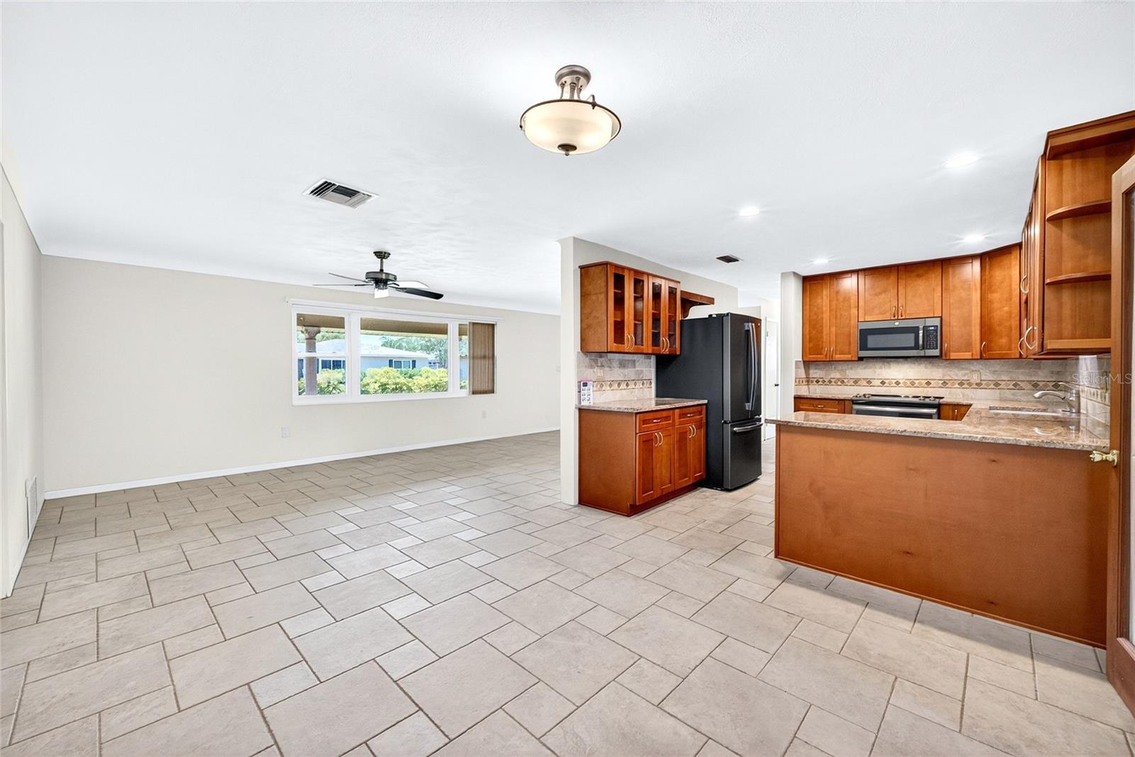 SHERYL MANOR UNIT 5 - Residential