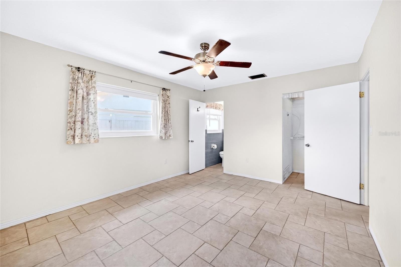 SHERYL MANOR UNIT 5 - Residential