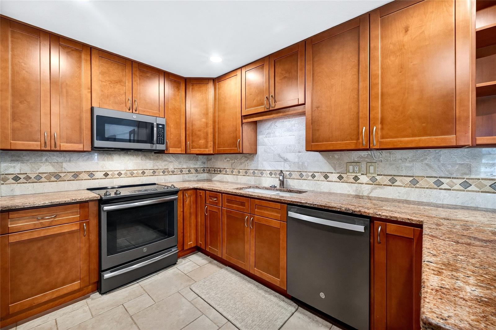 SHERYL MANOR UNIT 5 - Residential
