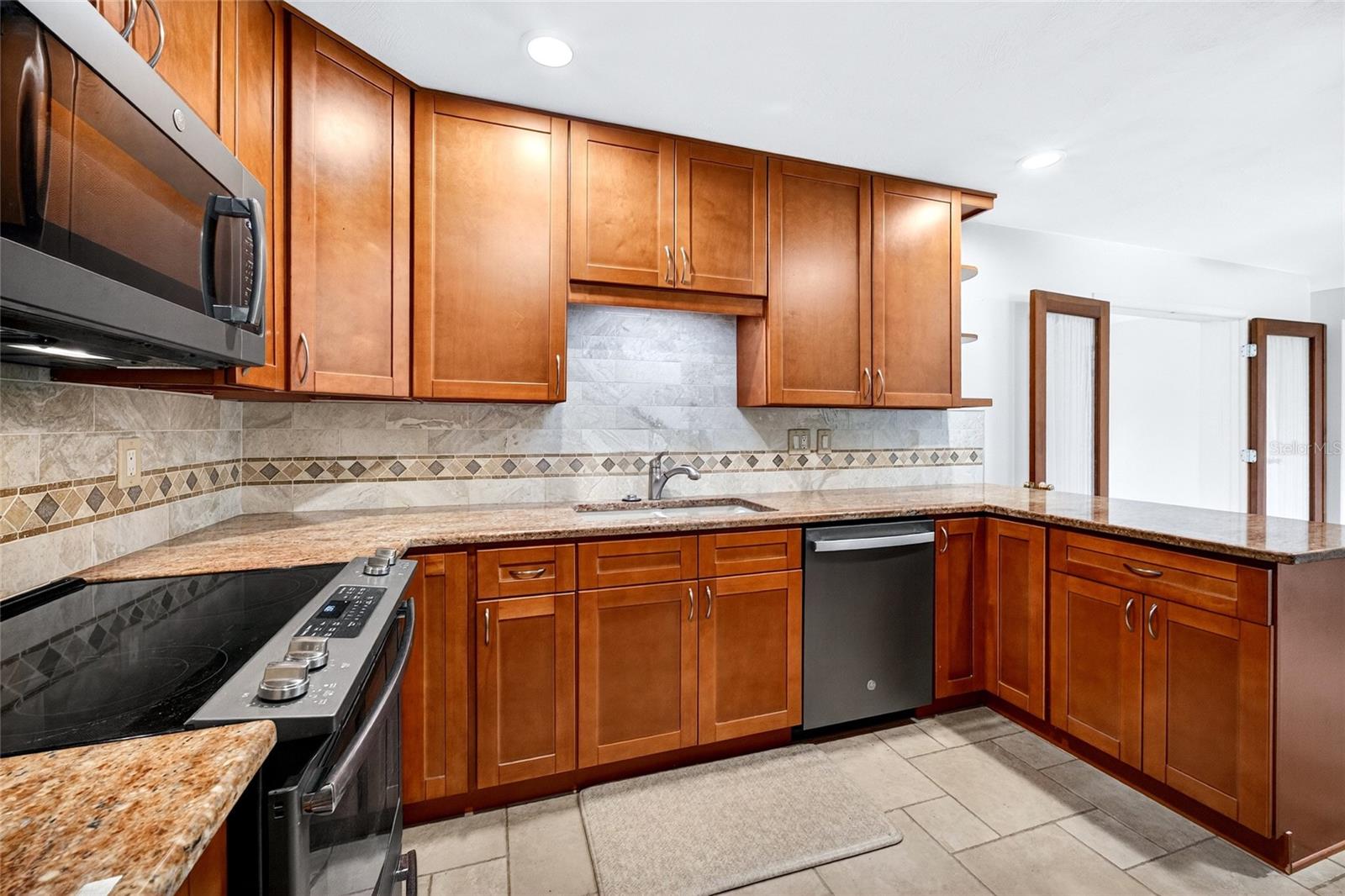 SHERYL MANOR UNIT 5 - Residential
