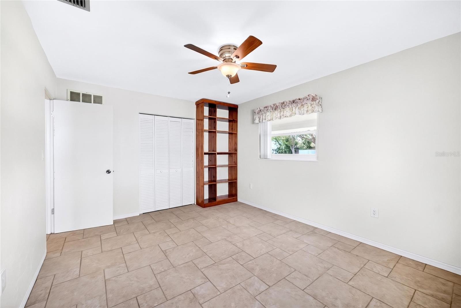 SHERYL MANOR UNIT 5 - Residential