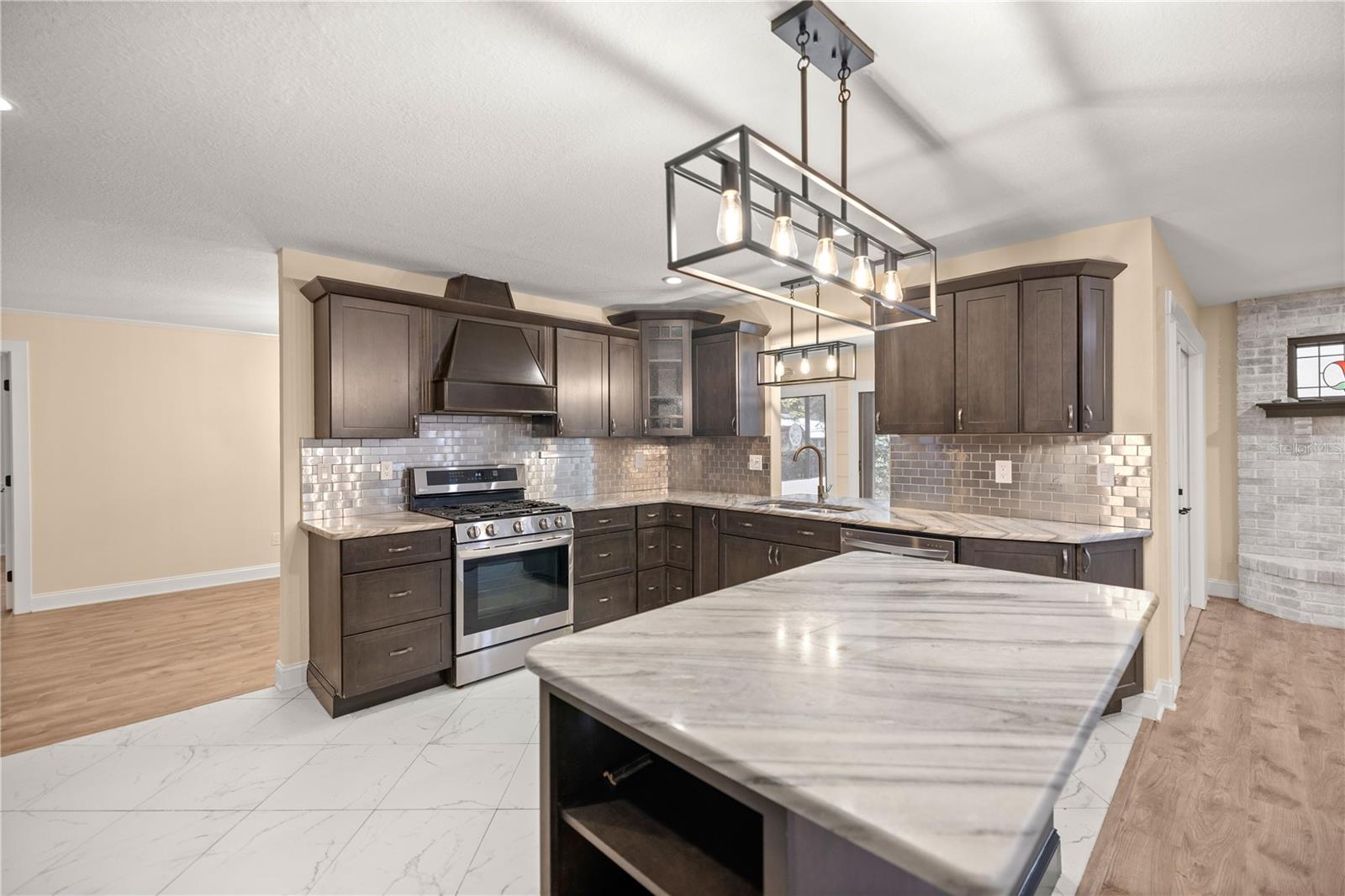 SHERWOOD HILLS - Residential