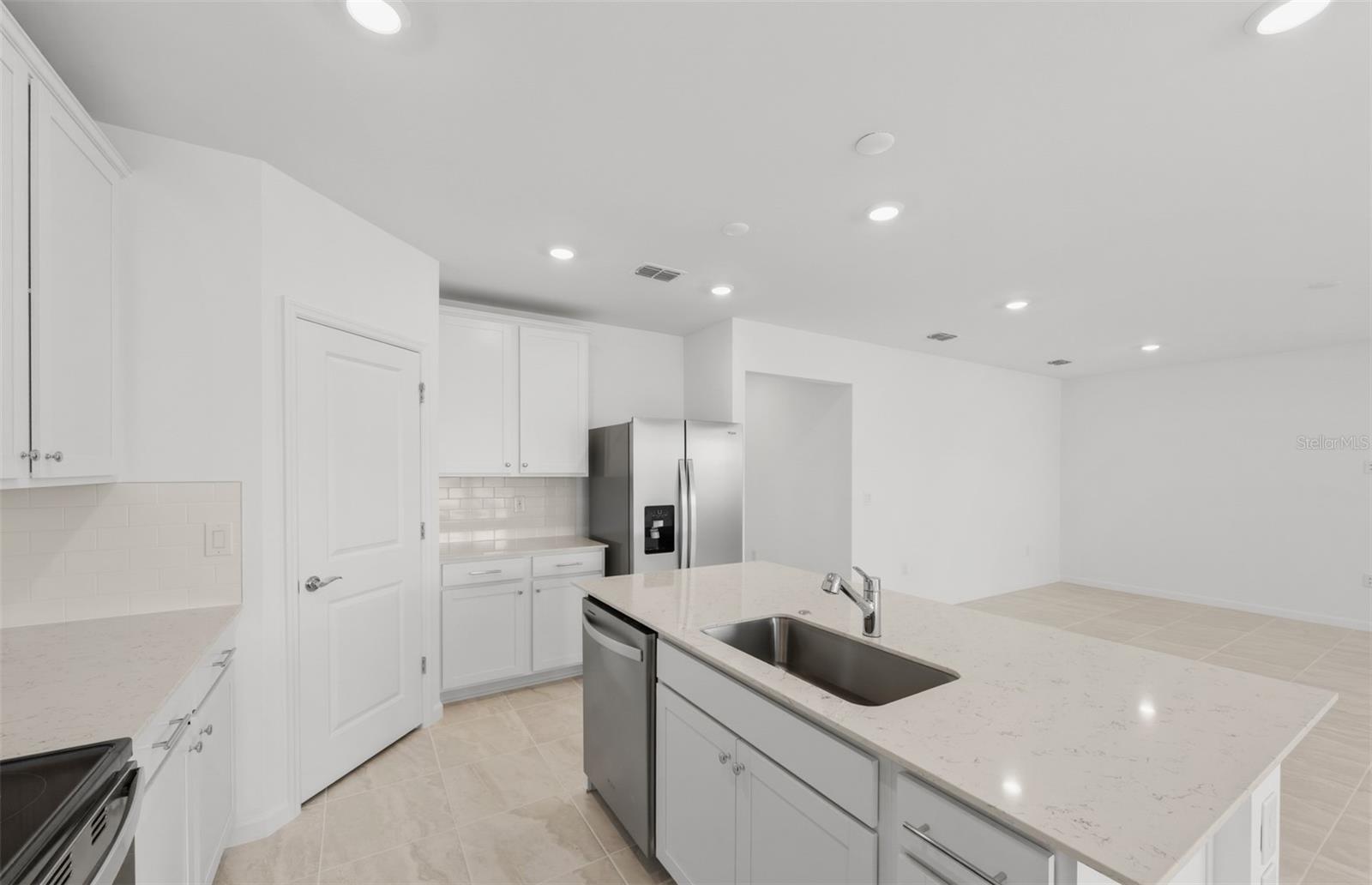 LAKESPUR WELLEN PARK - Residential