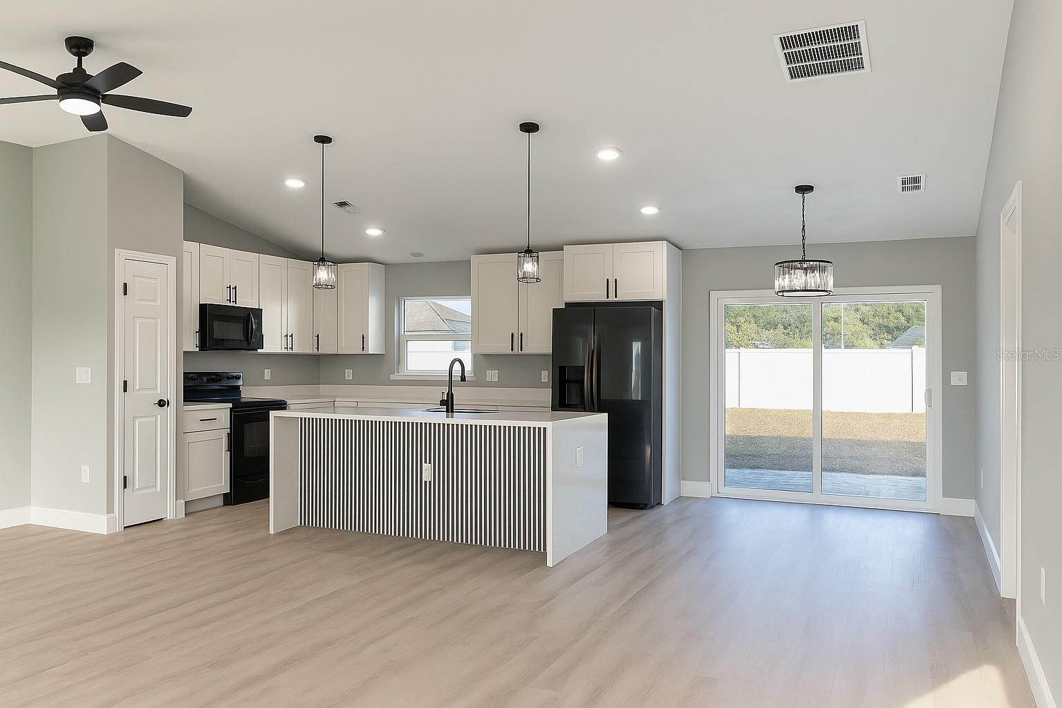 SILVER SPRINGS SHORES - Residential