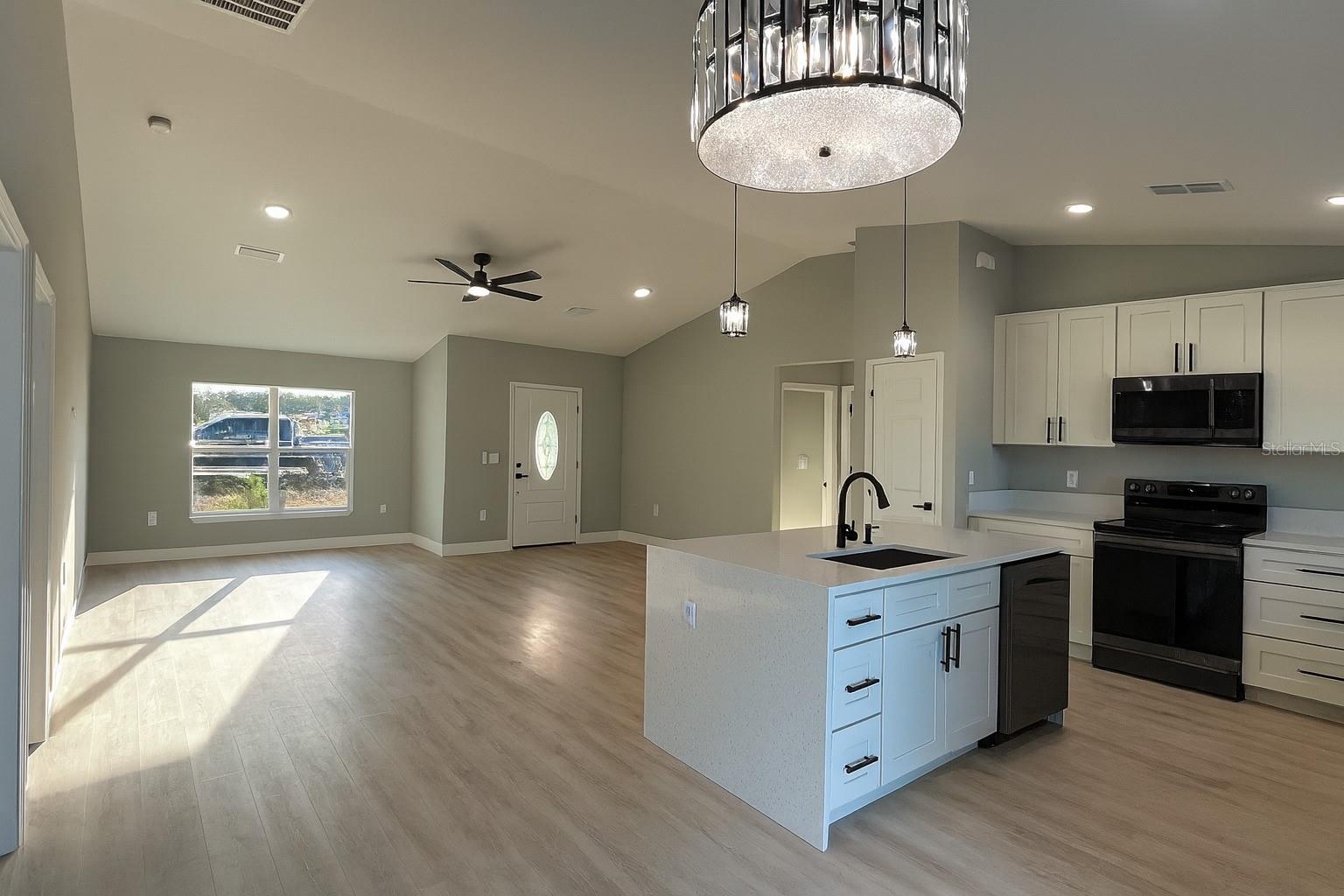 SILVER SPRINGS SHORES - Residential