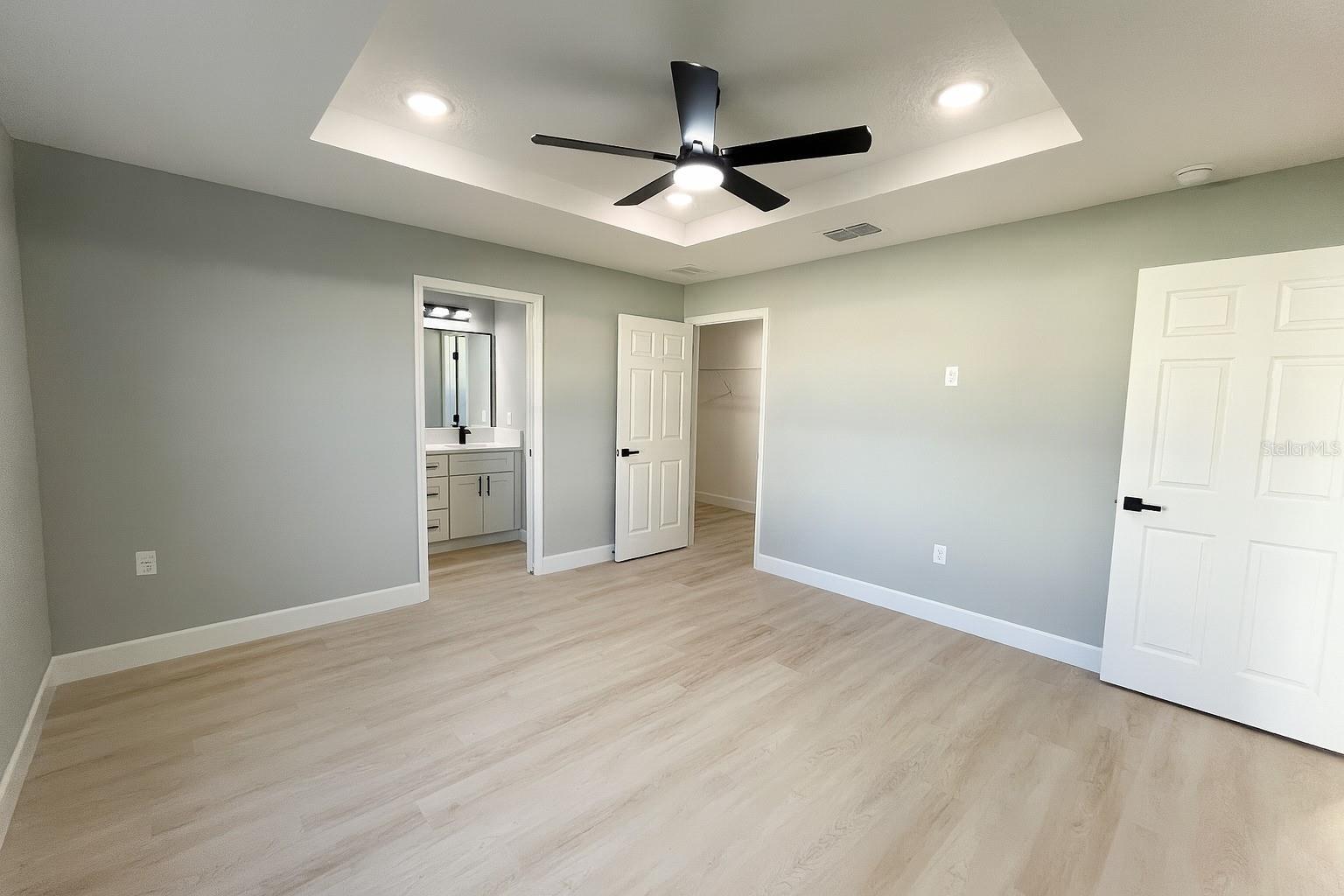 SILVER SPRINGS SHORES - Residential