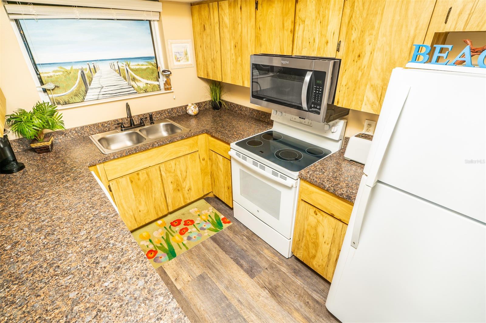 Oceania Plaza Condo - Residential