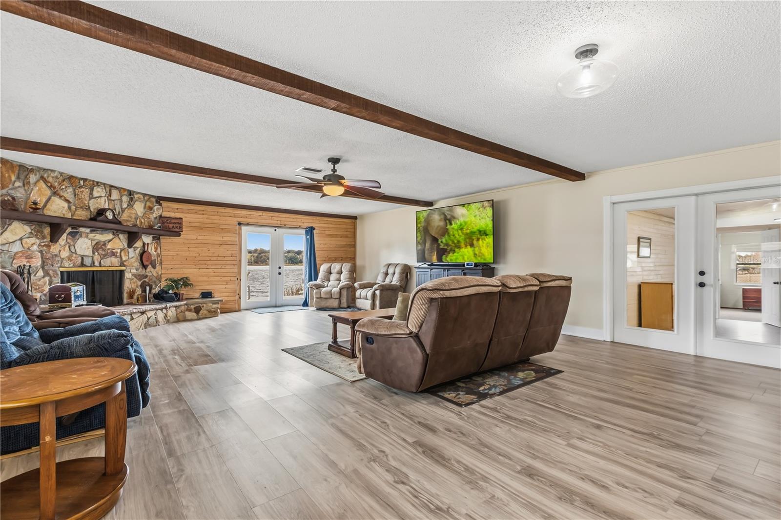 PATIO POINT - Residential