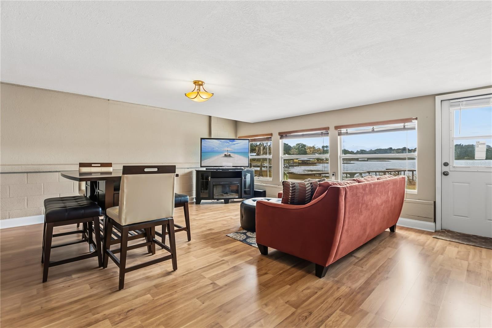 PATIO POINT - Residential