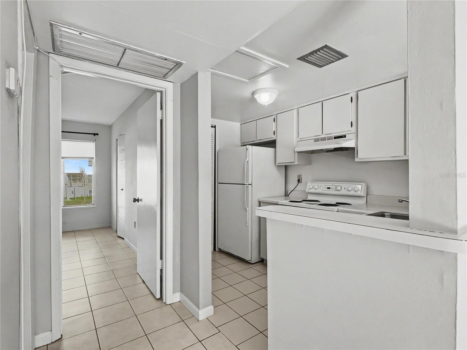 SANDY COVE - Residential Lease