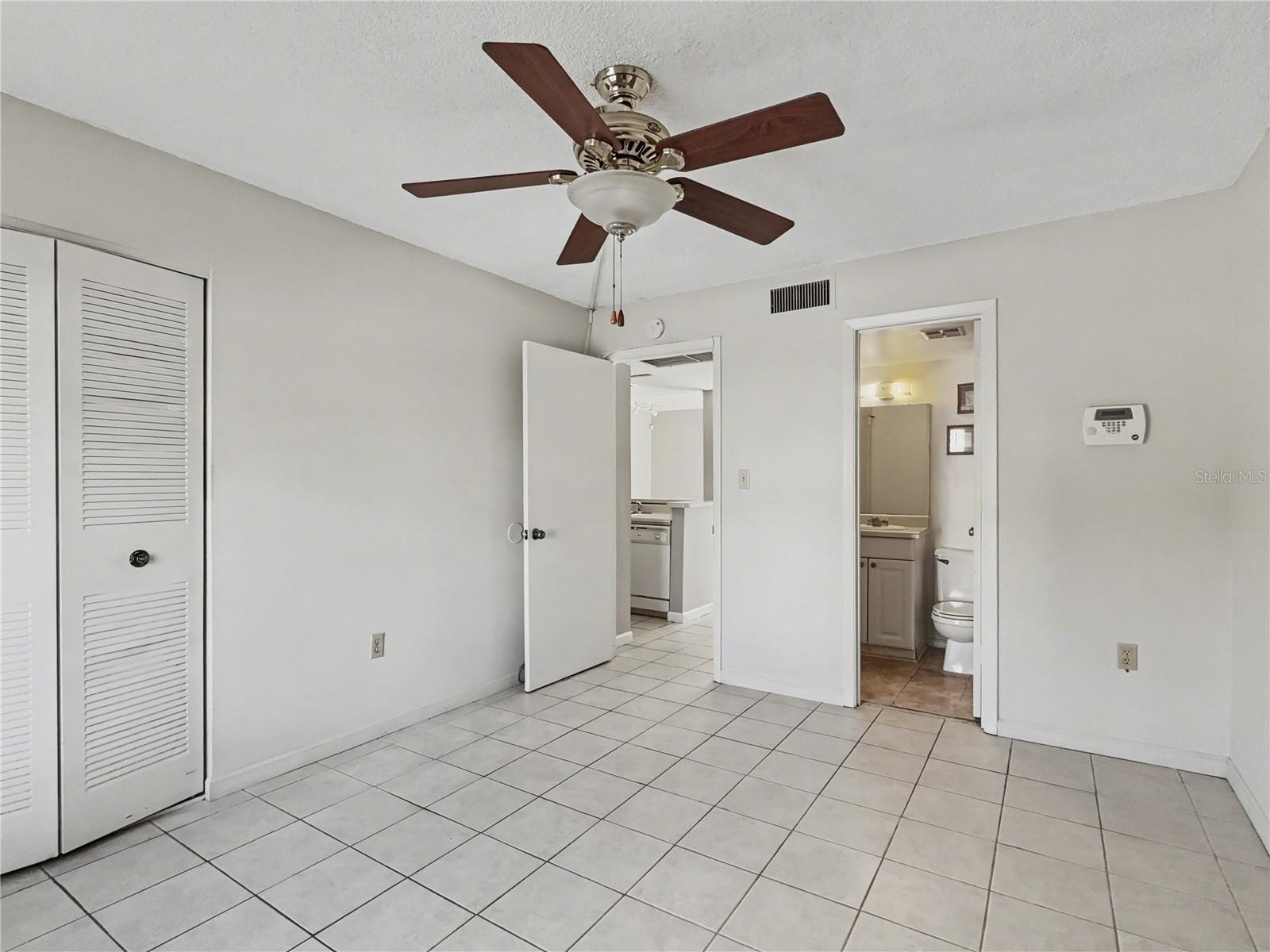 SANDY COVE - Residential Lease