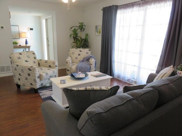 VILLAGE GREEN OF BRADENTON - Residential Lease