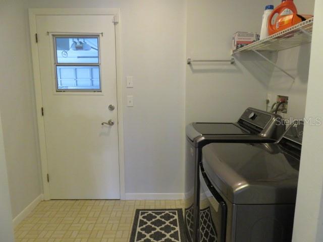 VILLAGE GREEN OF BRADENTON - Residential Lease