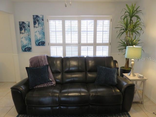 VILLAGE GREEN OF BRADENTON - Residential Lease