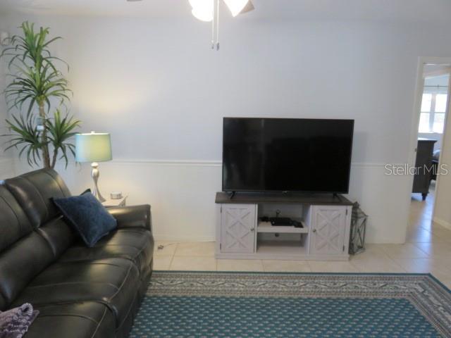 VILLAGE GREEN OF BRADENTON - Residential Lease