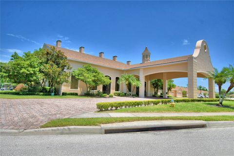 A home in WINTER HAVEN