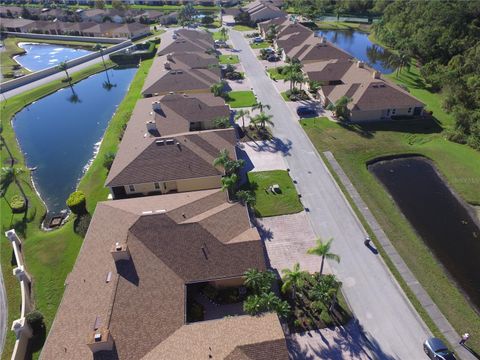 A home in WINTER HAVEN