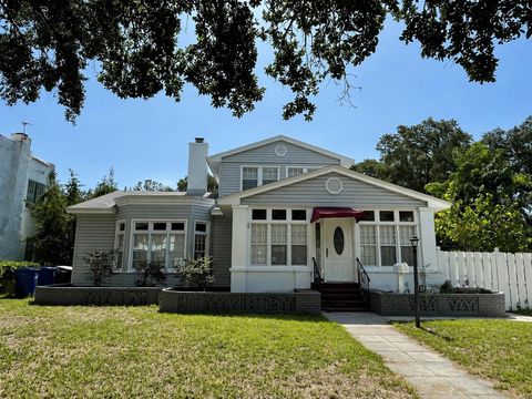 Photo of 1225 11th Street N, St Petersburg, FL 33705 (MLS # TB8502551)