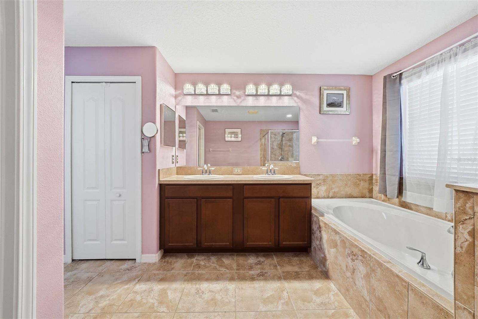 AYERSWORTH GLEN - Residential