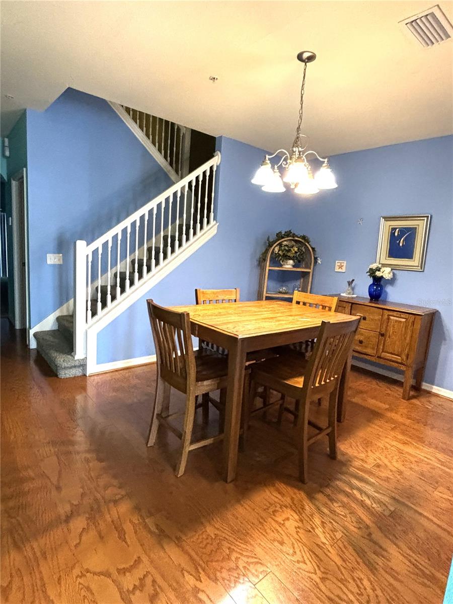 LAKESIDE VILLAGE TOWNHOME - Residential