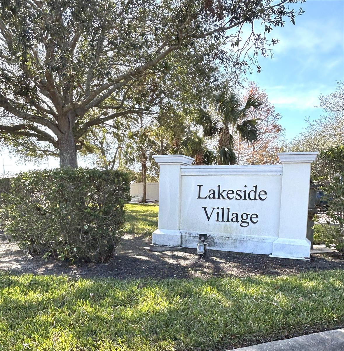 LAKESIDE VILLAGE TOWNHOME - Residential