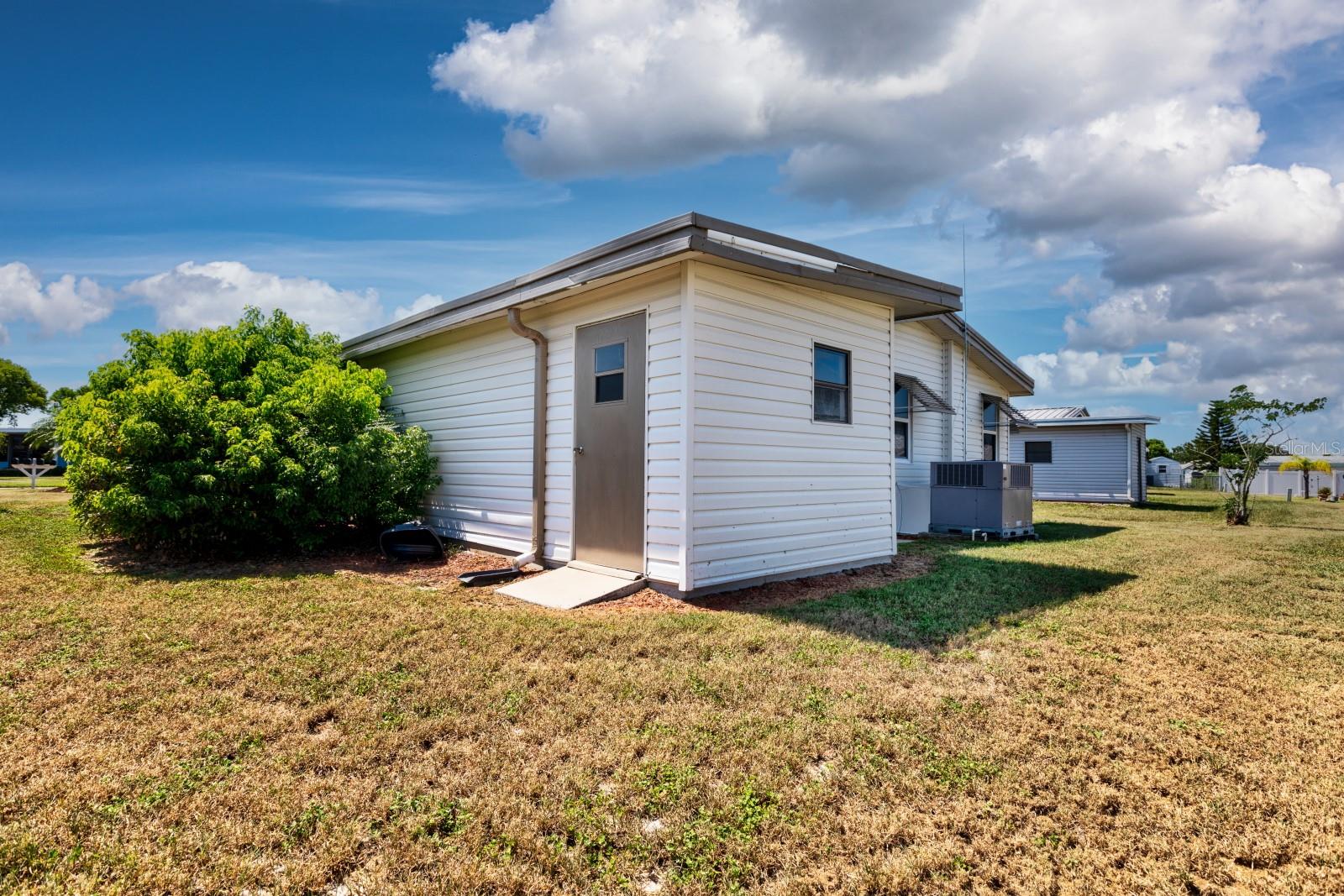 TAVARES LAKE FRANCES ESTATES - Residential
