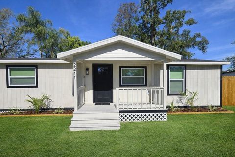 Photo of 2211 Azalea Court, Lakeland, FL 33815 (MLS # R4910441)