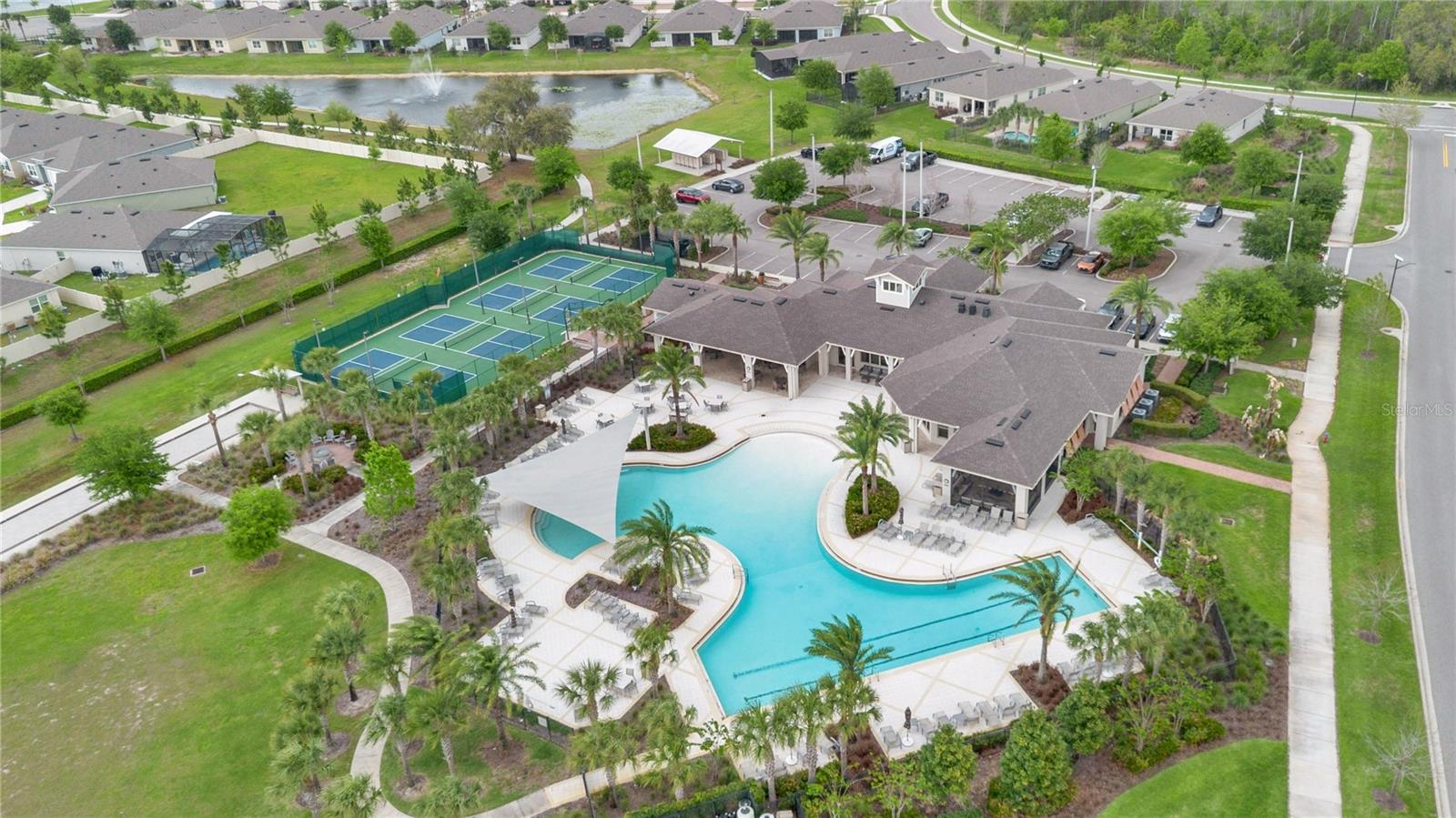 PALMS/SERENOA PH 4 - Residential