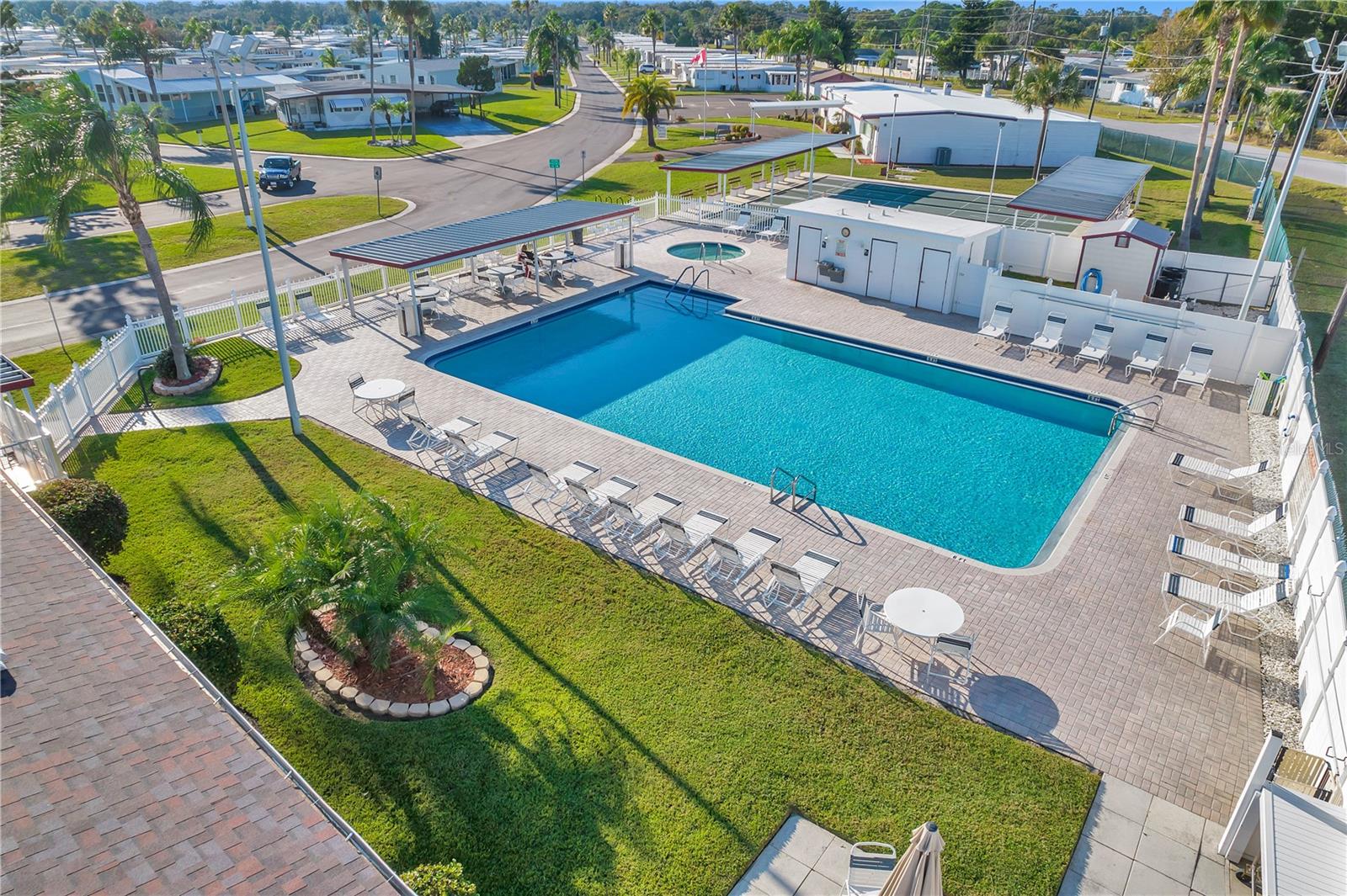 SENATE MANOR - Residential