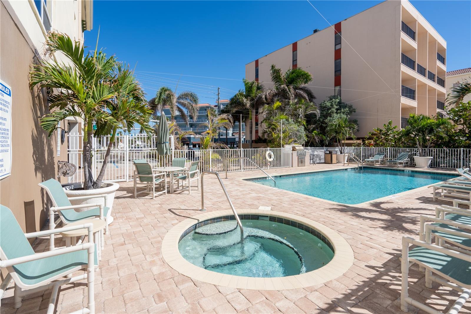 BEACH CLUB OF MADEIRA CONDO - Residential