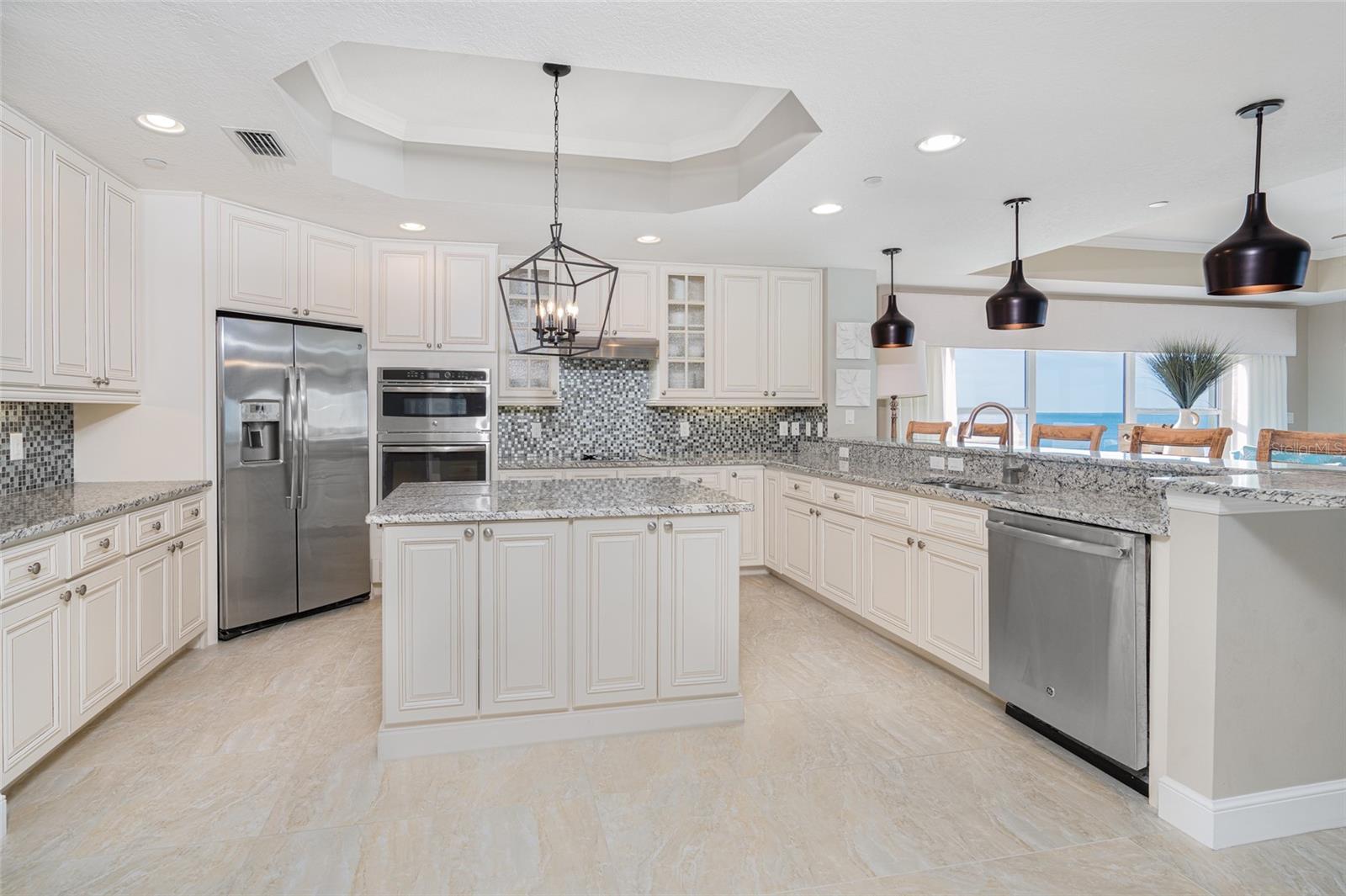 BEACH CLUB OF MADEIRA CONDO - Residential