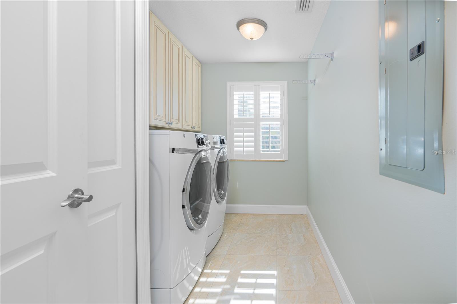 BEACH CLUB OF MADEIRA CONDO - Residential