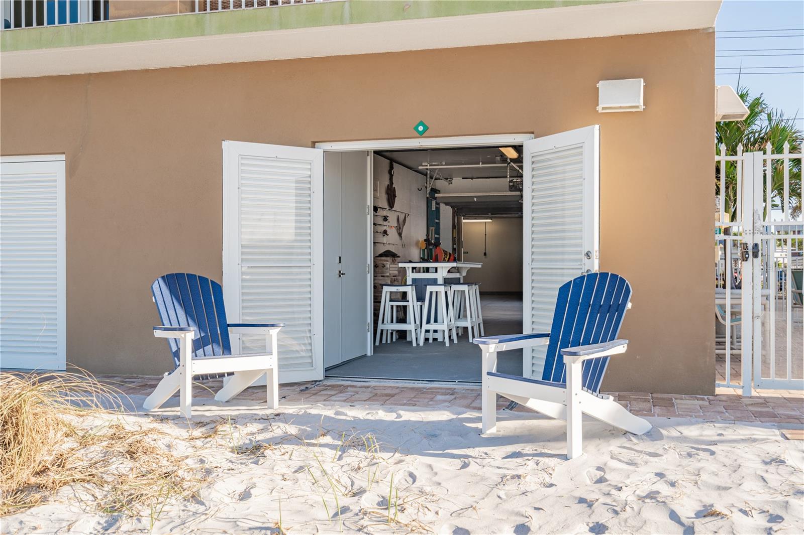 BEACH CLUB OF MADEIRA CONDO - Residential