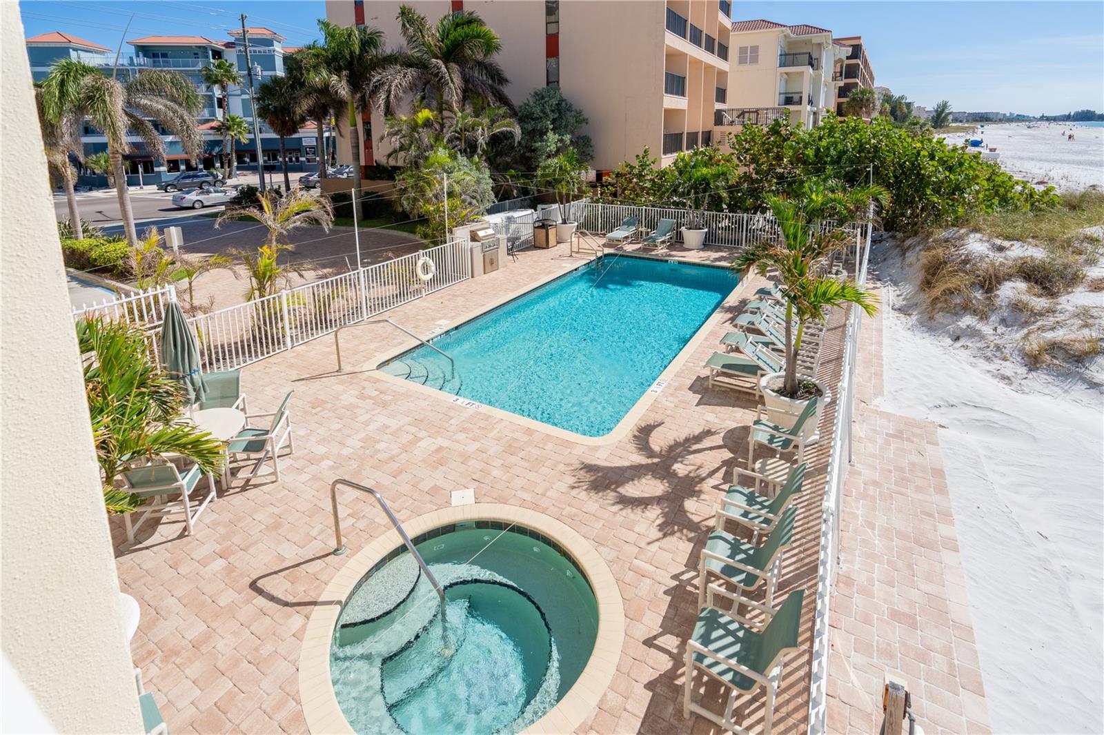 BEACH CLUB OF MADEIRA CONDO - Residential