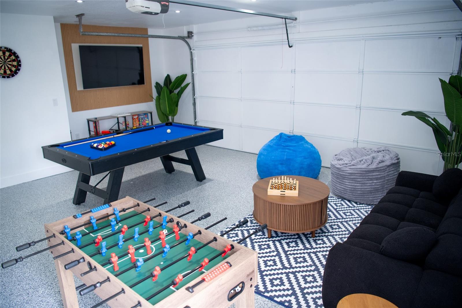 VENICE GARDENS SEC 3 - Residential Lease