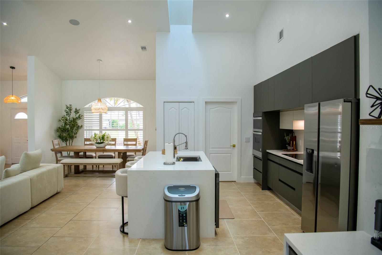 VENICE GARDENS SEC 3 - Residential Lease