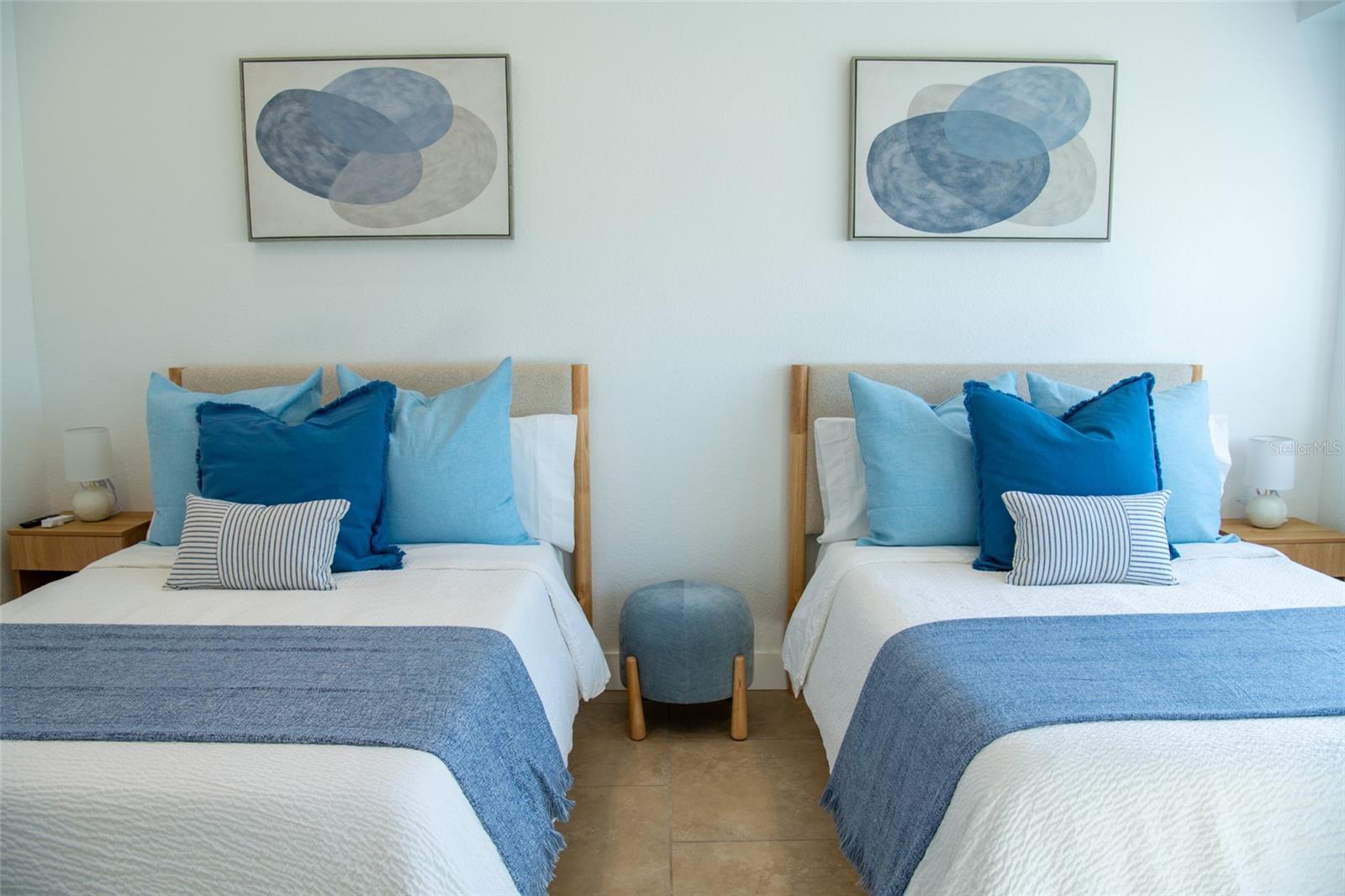 VENICE GARDENS SEC 3 - Residential Lease