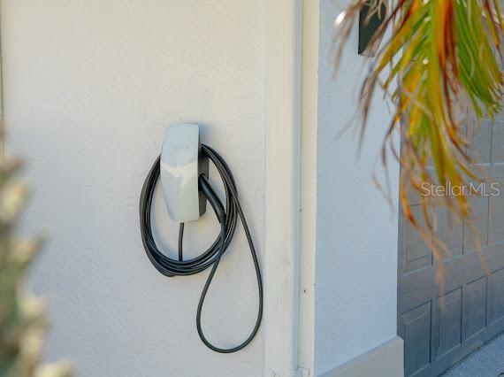 VENICE GARDENS SEC 3 - Residential Lease