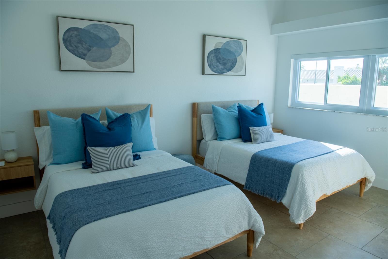 VENICE GARDENS SEC 3 - Residential Lease